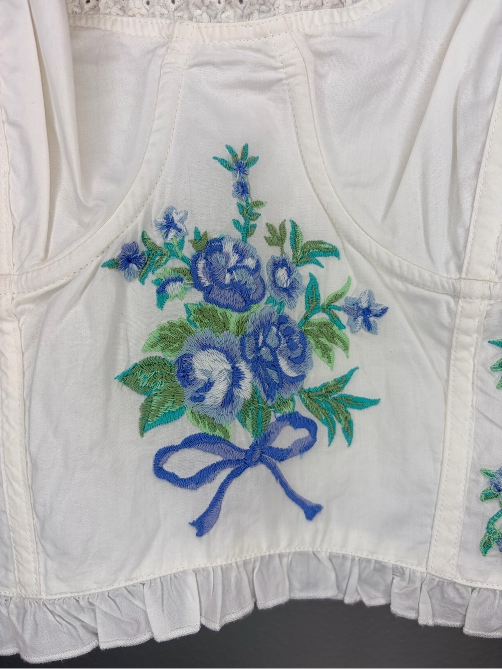 *NWT* Altar’d State Women’s White & Blue Embroidered Eyelet Bustier Top, Medium - Picture 4 of 12